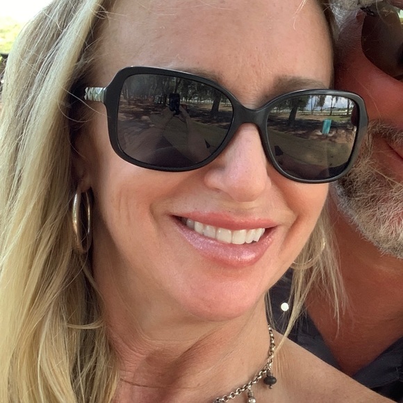 Meet your Posher, Stephanie - Picture 1 of 1